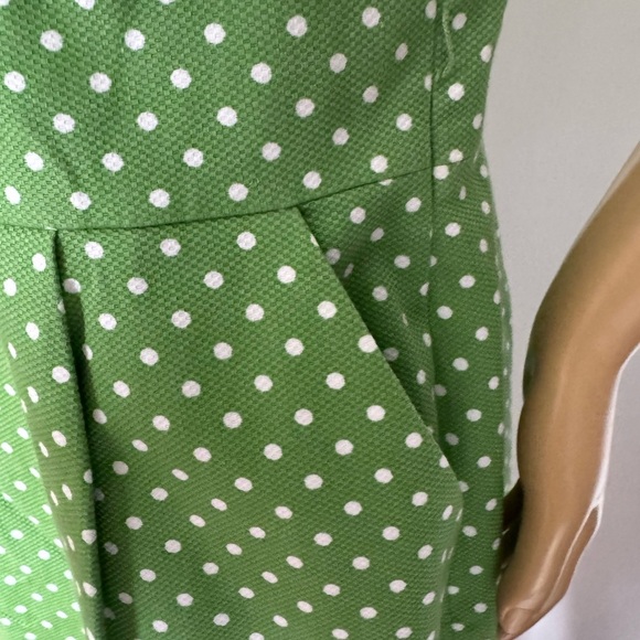 Tahari Green Polka Dot cotton Dress. Ptp 20” lenght 39” - Picture 9 of 13